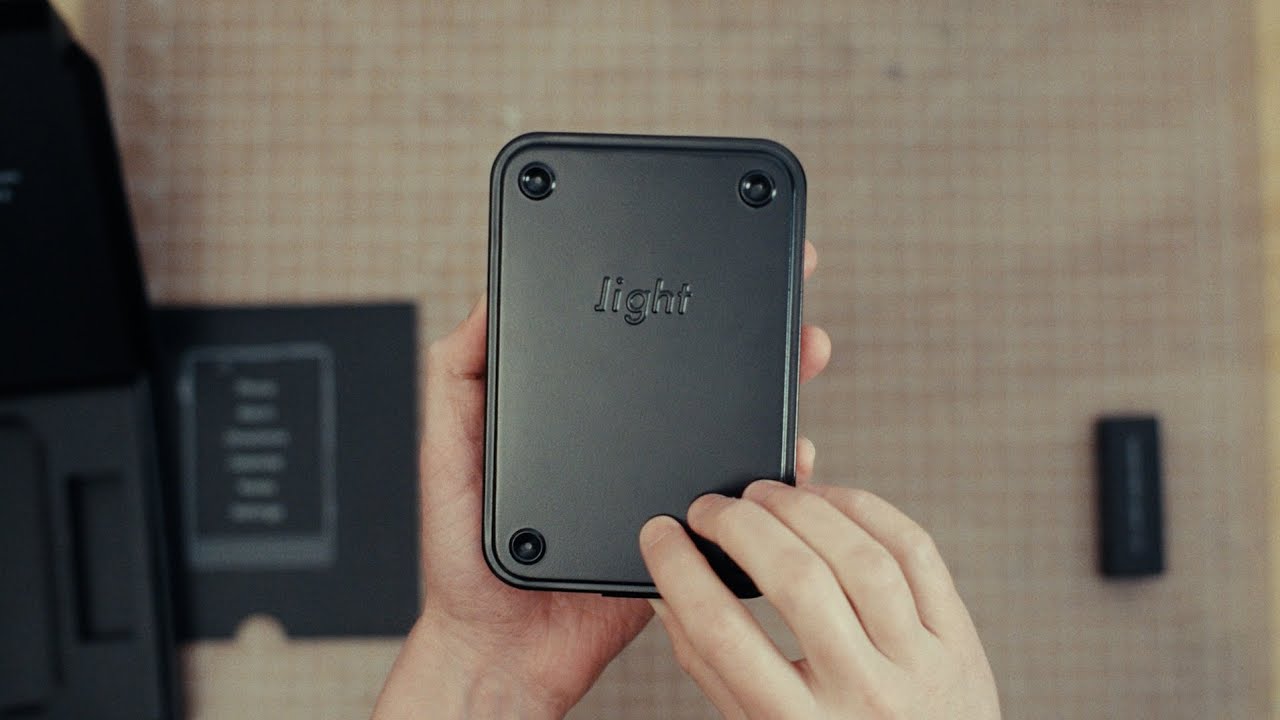 Light Phone III Sample Packaging Unboxing