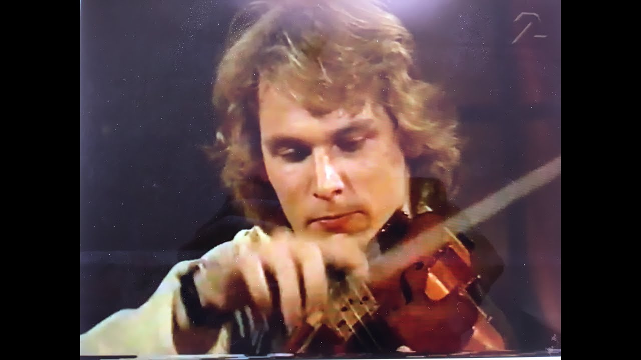 String Quartet plays Smoke on the water