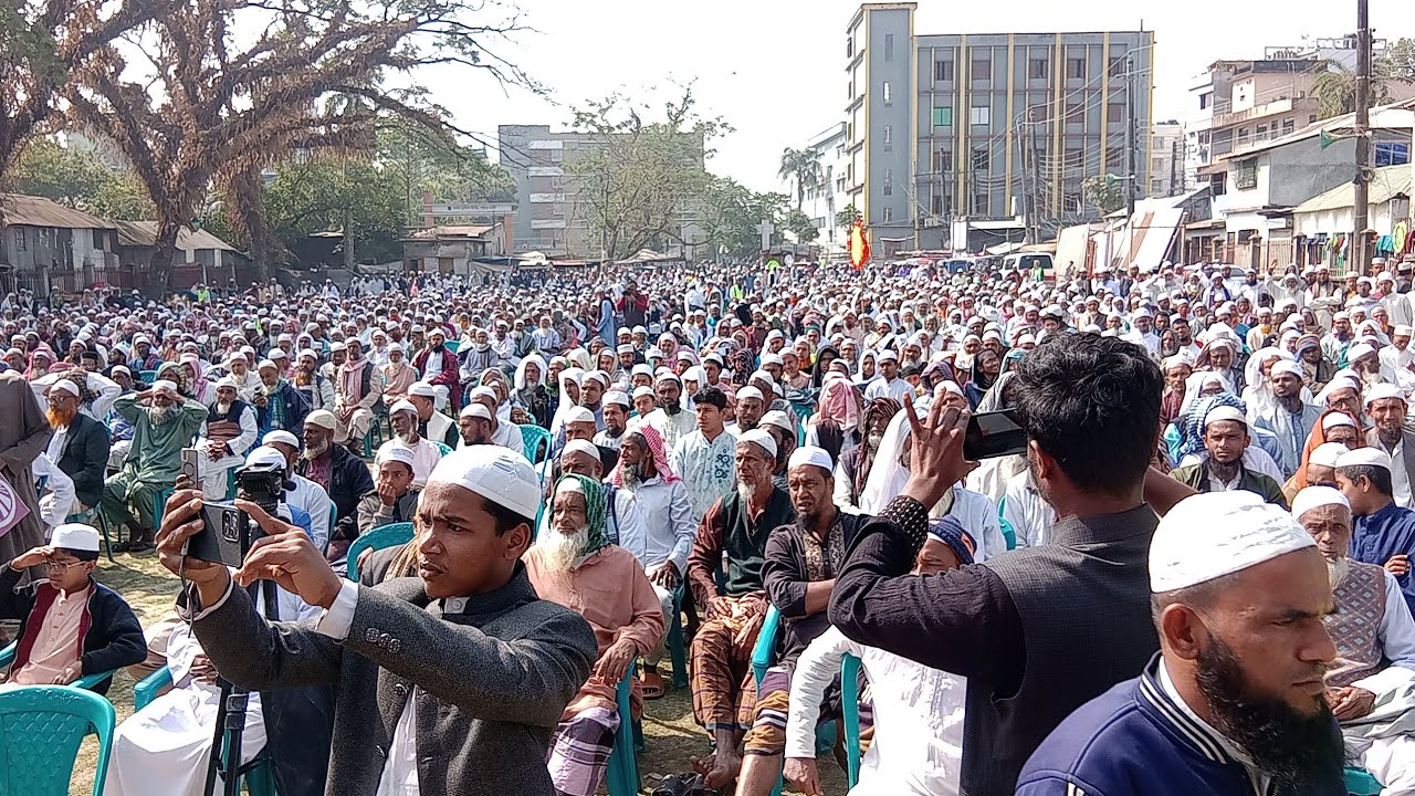 পটুয়াখালী আলাউদ্দিন শিশুপার্কে হাতপাখা মার্কায় প্রার্থী পক্ষে পীর সাহেব চরমোনাই হুজুরের সমাবেশ 