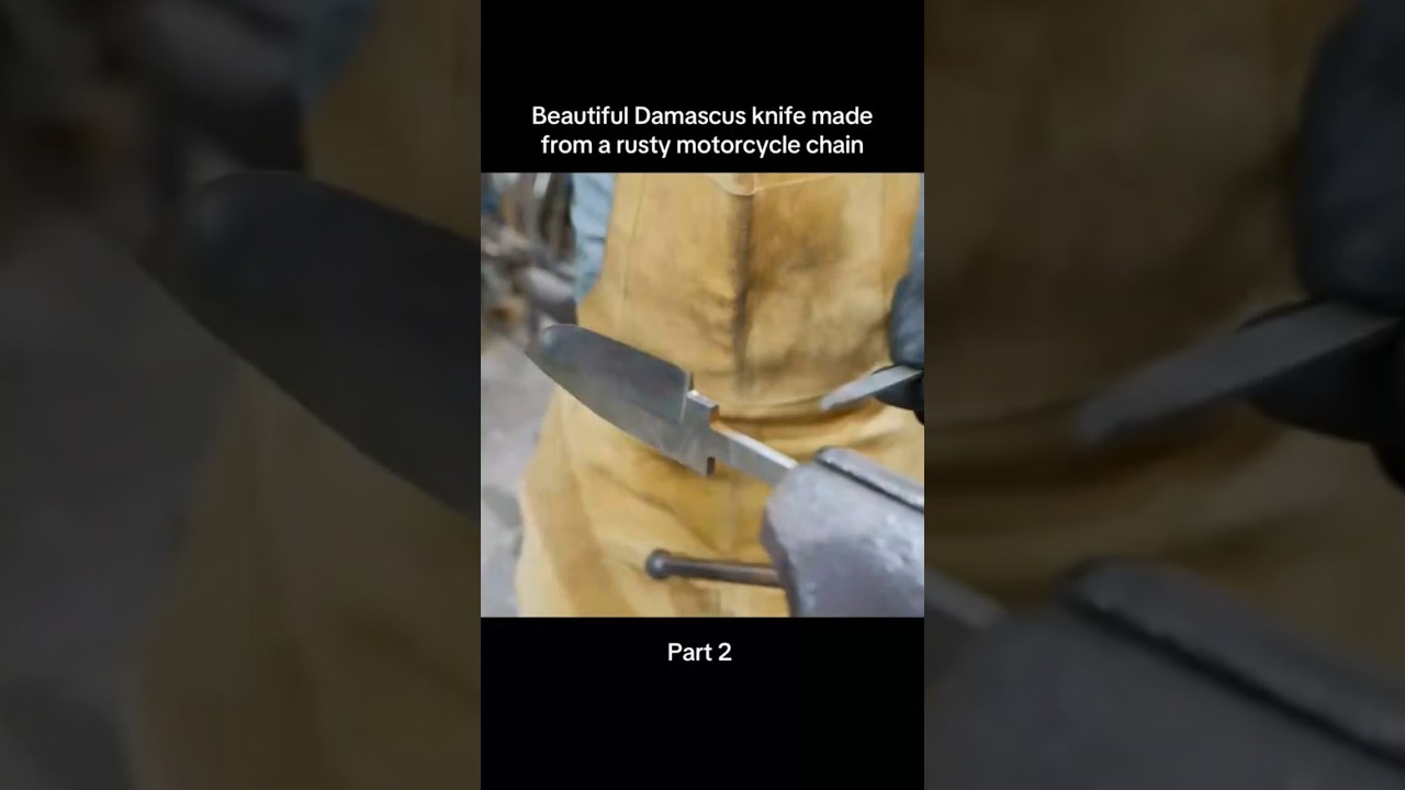 Beautiful Damascus Knife made from a Rusty Motorcycle Chain