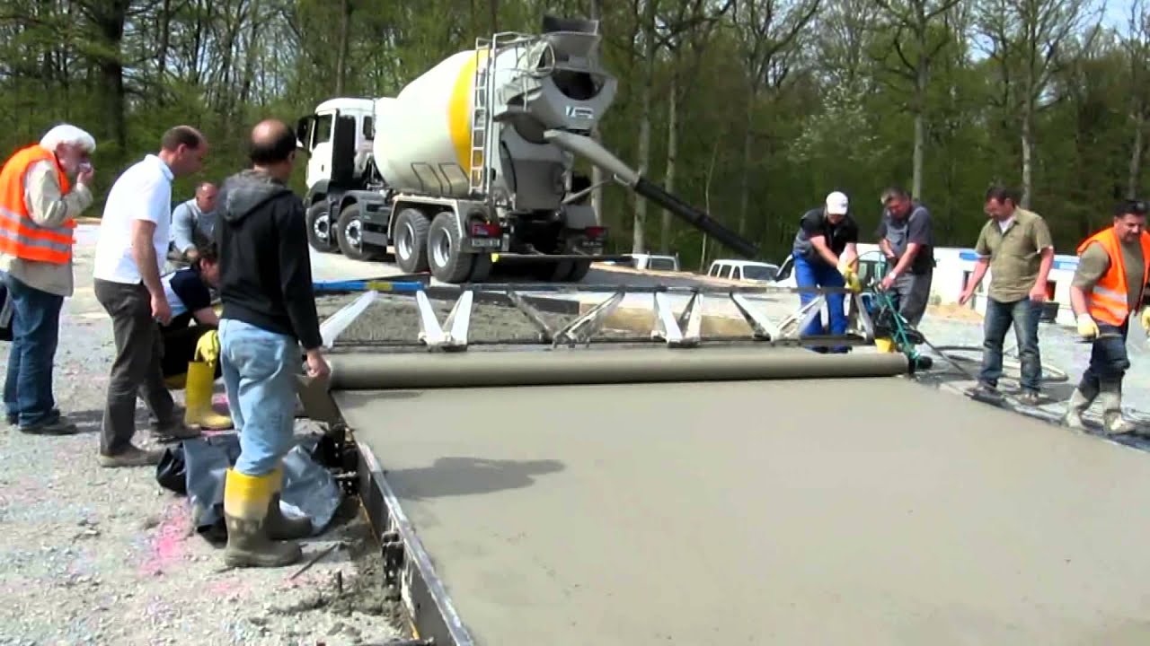 CONTEC-Nivellierwalze im Beton-Straßenbau_2012