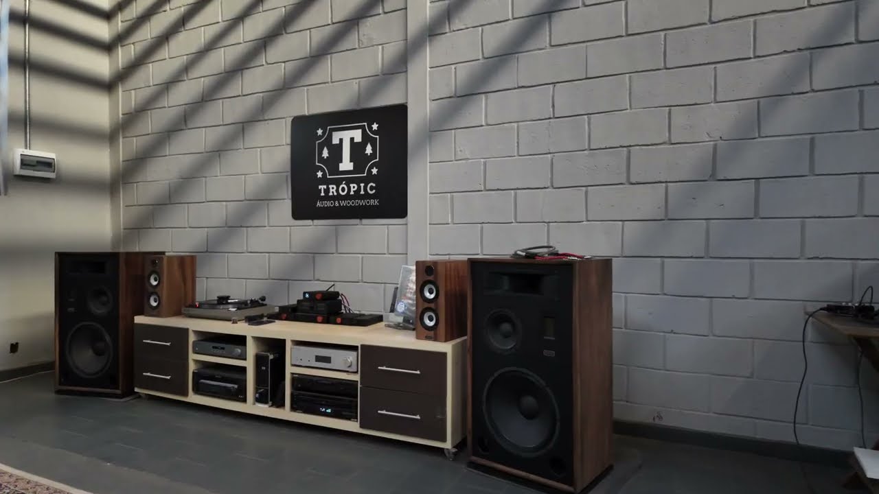 4Kᵁᴴᴰ - Midnight Special - Jimmy Smith - Speaker Hi-End TA-415 4 Vias - Beyma