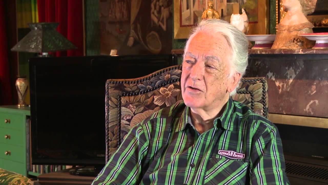 Richard Bonynge Talking Pavarotti.