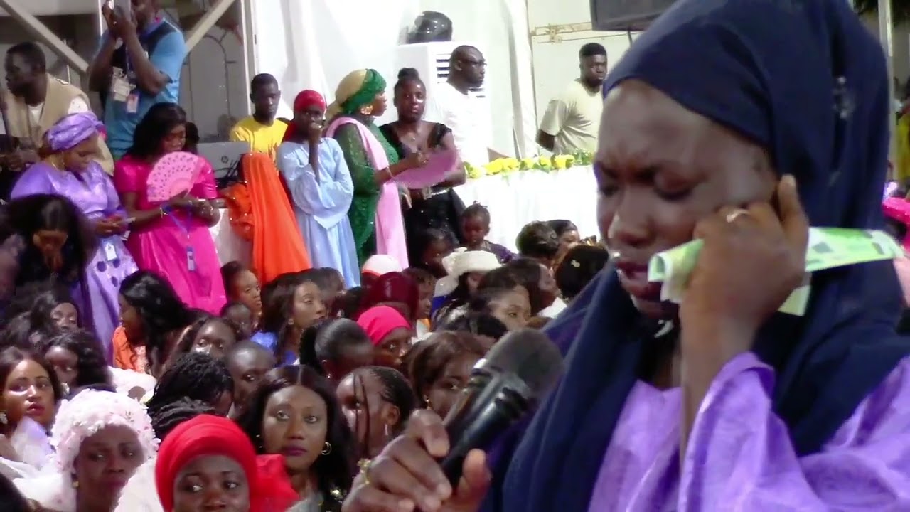 Rajass , SOKHNA FATY SAMB surprend tout le monde au magal avec sa belle voix 