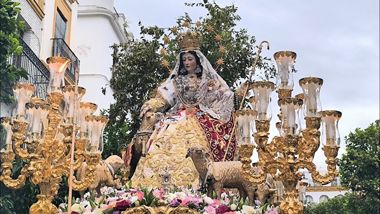 Procesión Triunfal de la Pastora Coronada de Santa Marina. | #gloriassevilla25 