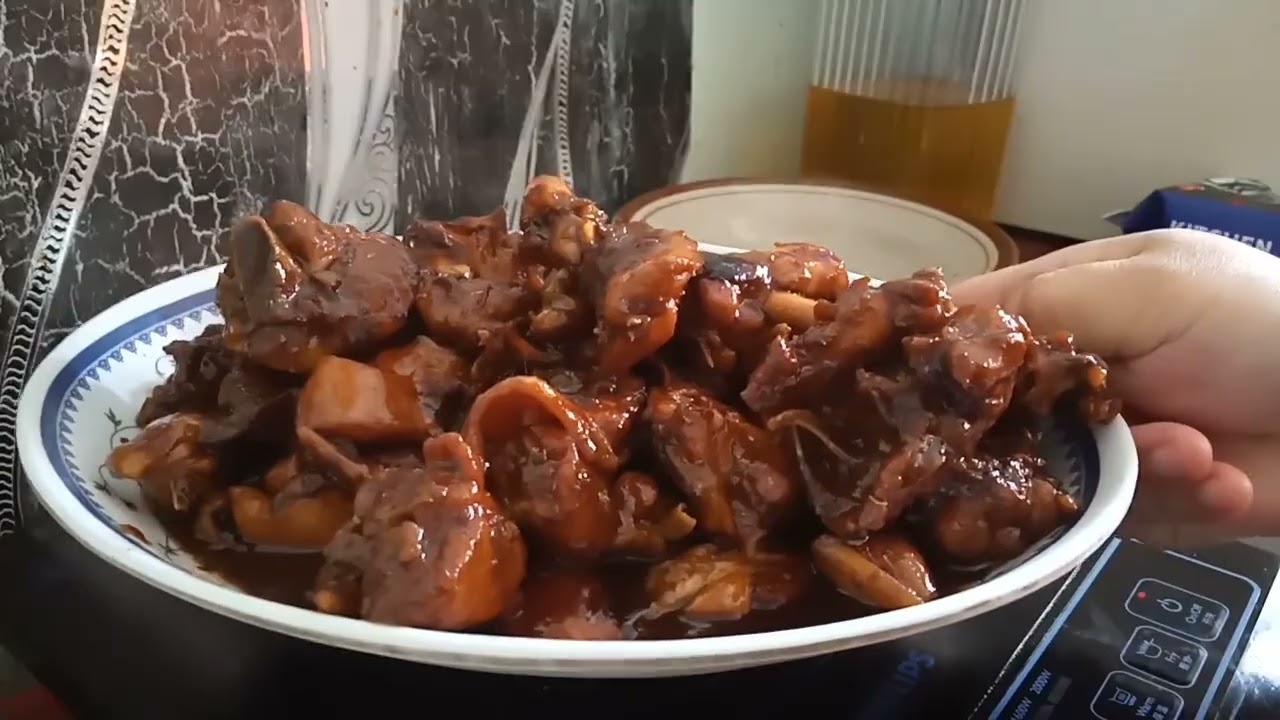 Ayam masak kicap//sardin cornbeff+bawang telur//ikan masin pari//sayur taugeh//menu pagi