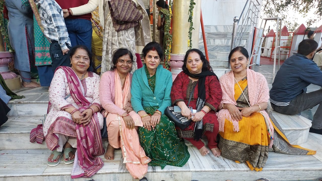 पार्वती जी की हल्दी मेहंदी में शामिल हुए हम। जागेश्वर मंदिर में दोस्तों के साथ बहुत अच्छा लगा 
