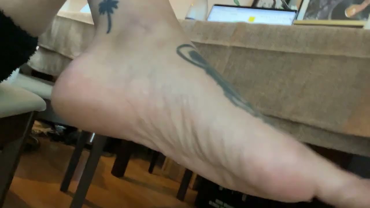 Dirty Soles GIANTESS Feet
