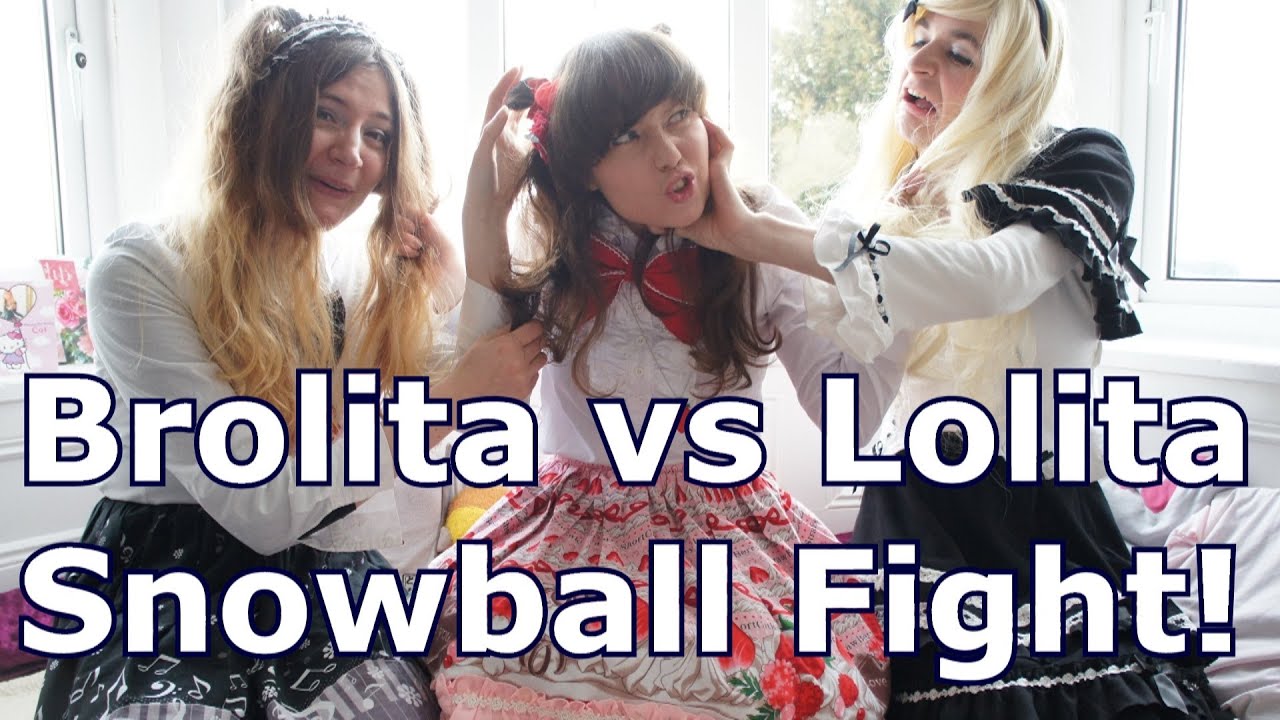 Brolita vs Lolita SNOWBALL FIGHT!