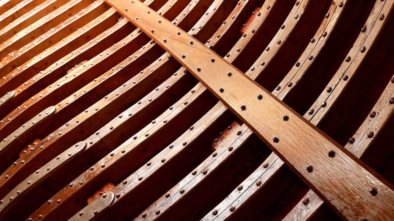 Torture-boards, Plugs, Varnish! (Traditional Boatbuilding / EP97)