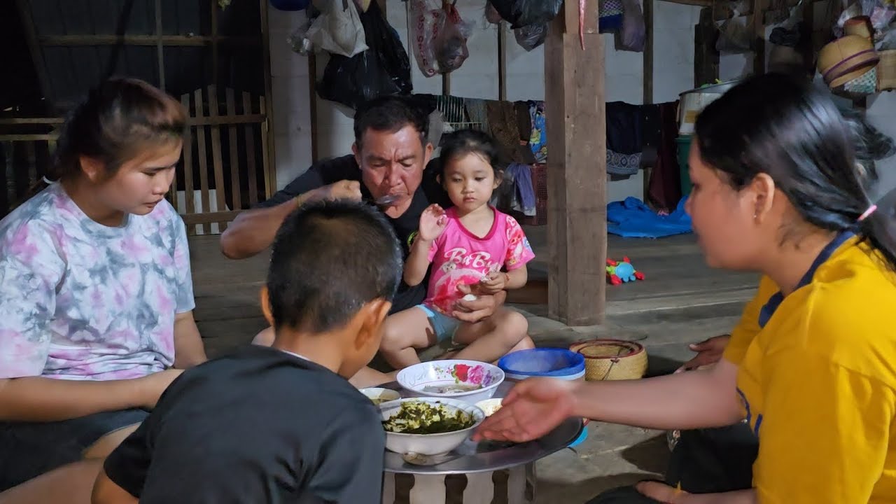 #น้องดาวมากินข้าวแลงนำยายเขียวหนีแต่เฮือนมาเอาน้องอีไปนอนเป็นหมู่