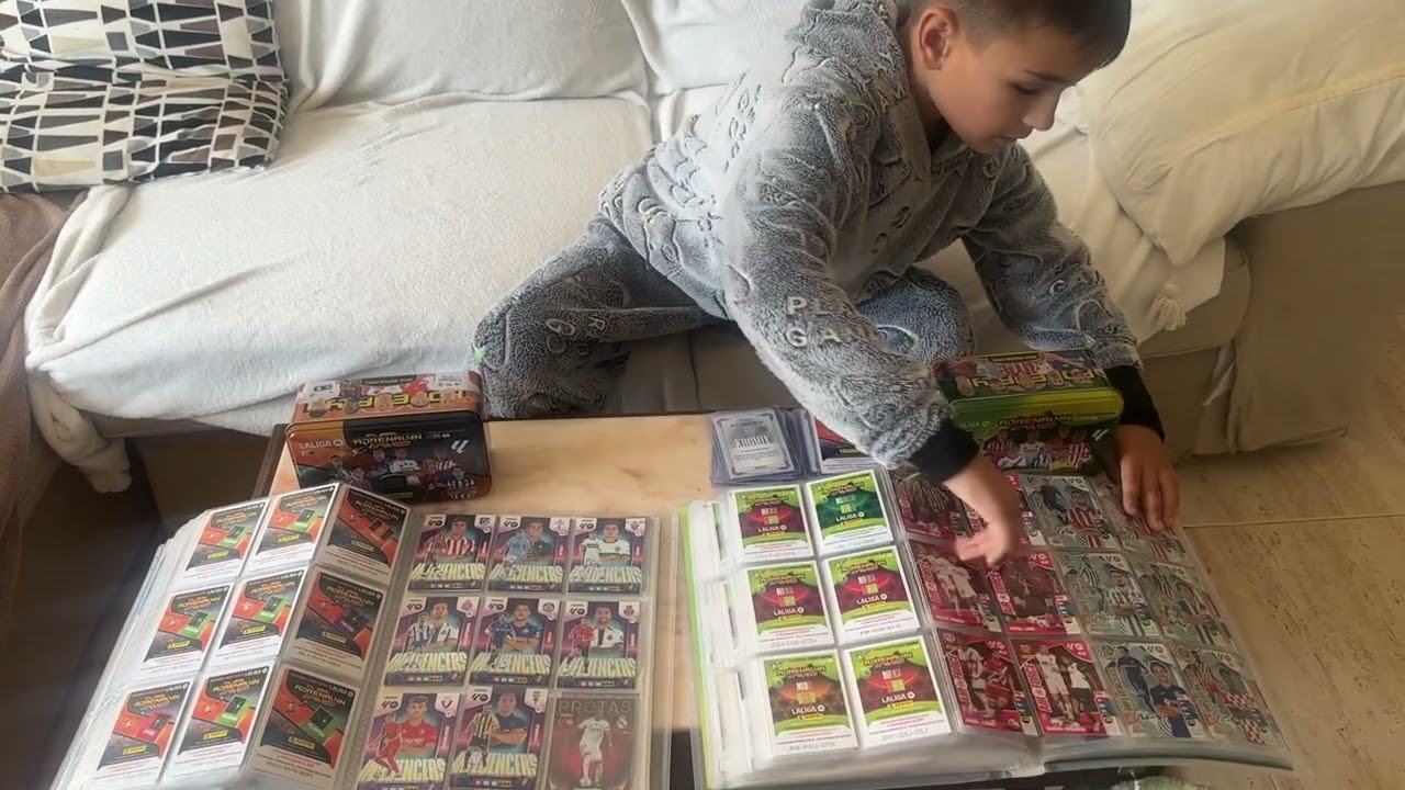 Comparando álbums Adrenalyn XL,24/25 25/26