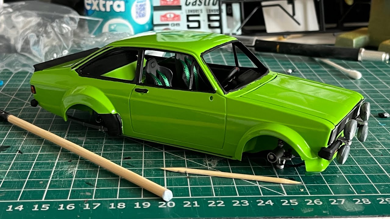Update time! Ford escort mk2 rs1800 italeri 1/24 model kit build
