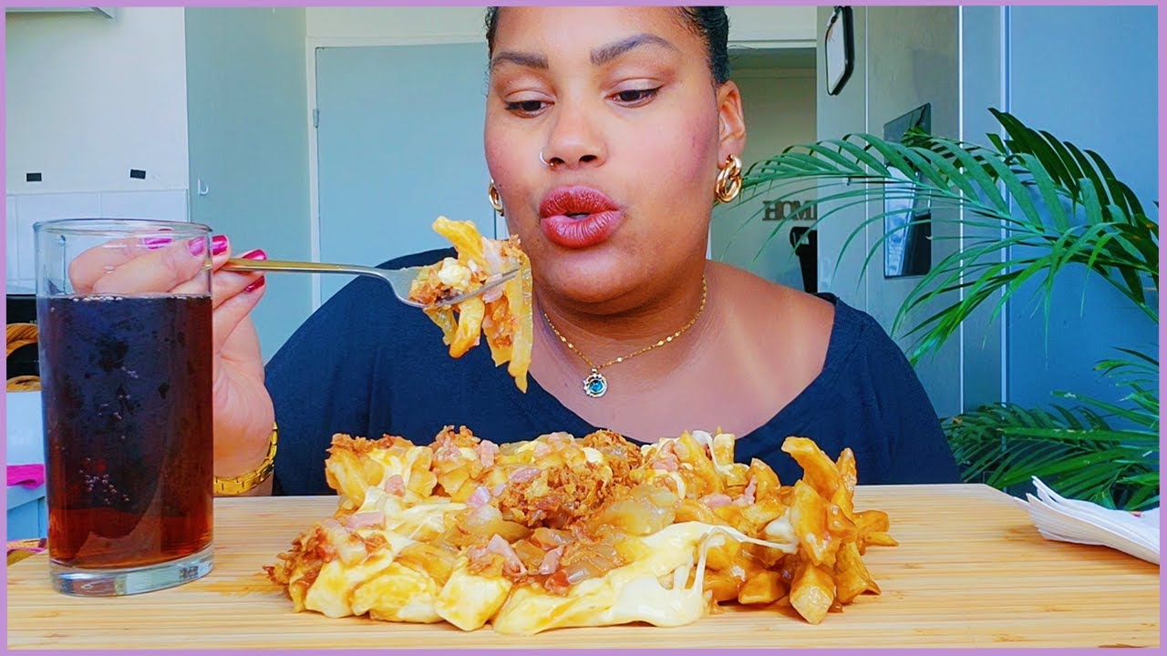 POUTINE MUKBANG┃chitchat 🤤