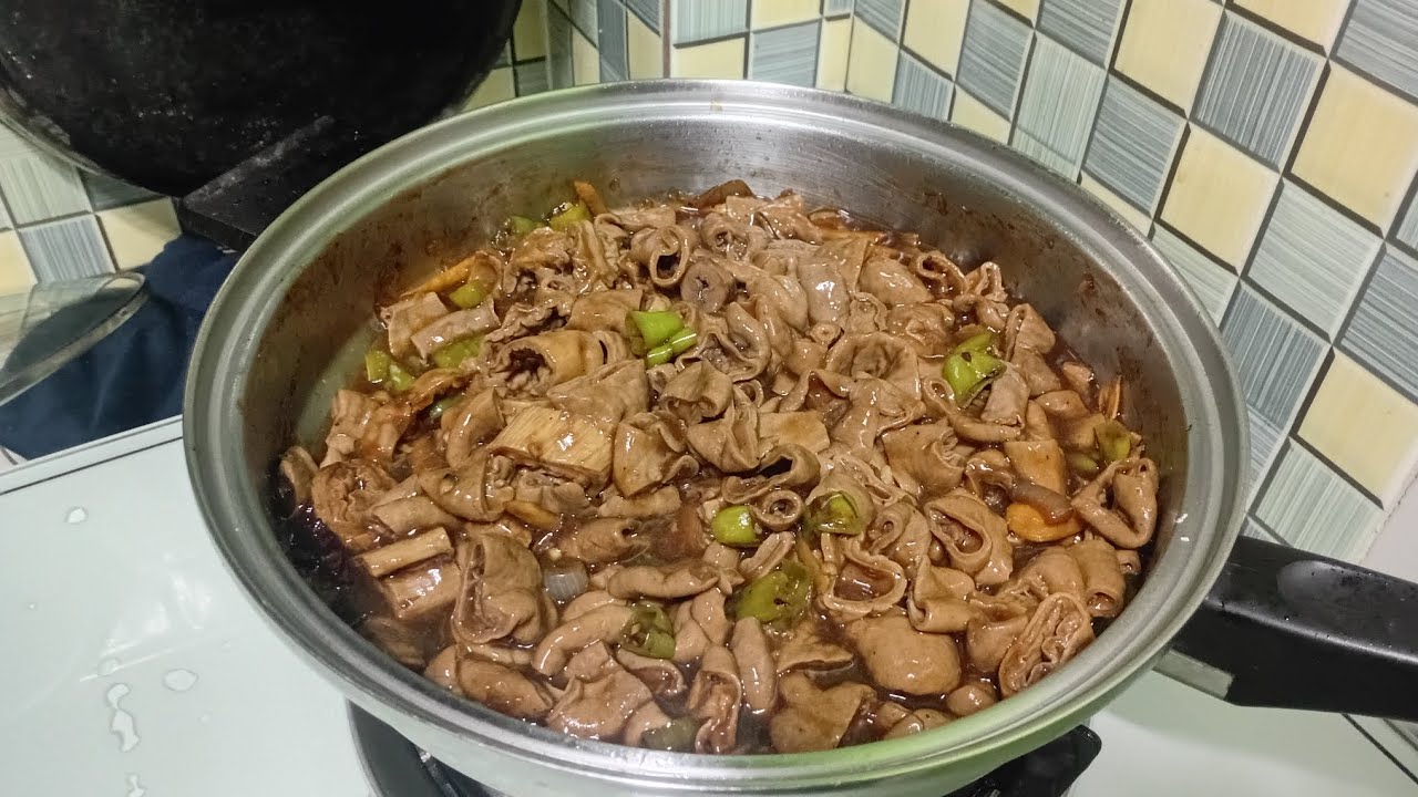 Adobong Tumbong ng Baboy 