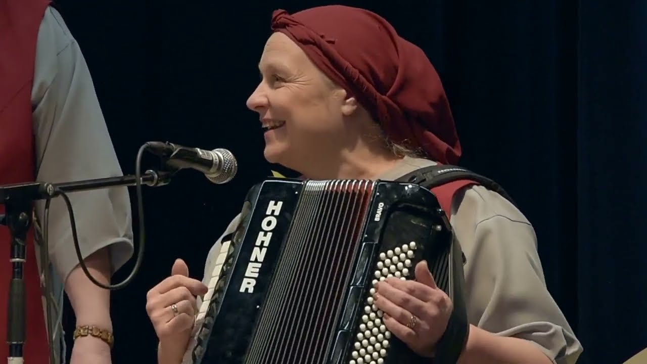 Kopa “Draiskās vīgriezes”. Ziņģe Viļānos, 2024