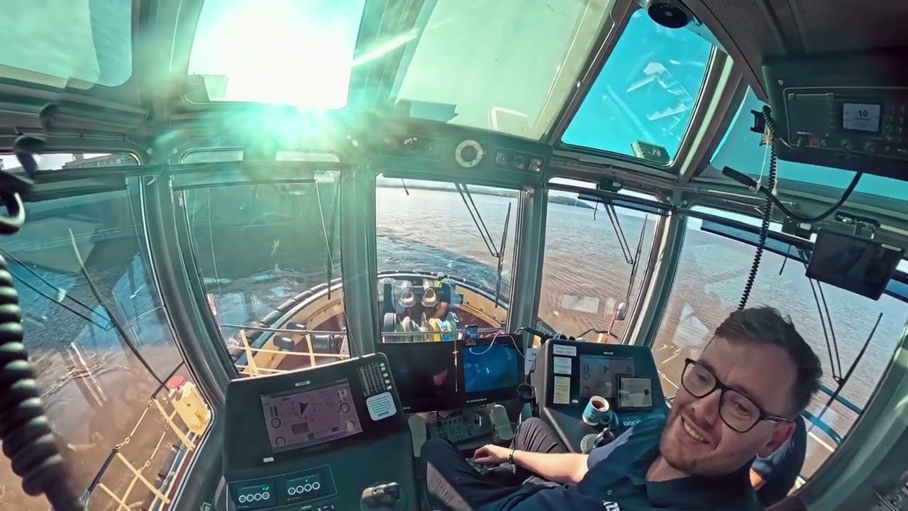 A Day / Tide onboard a Tug