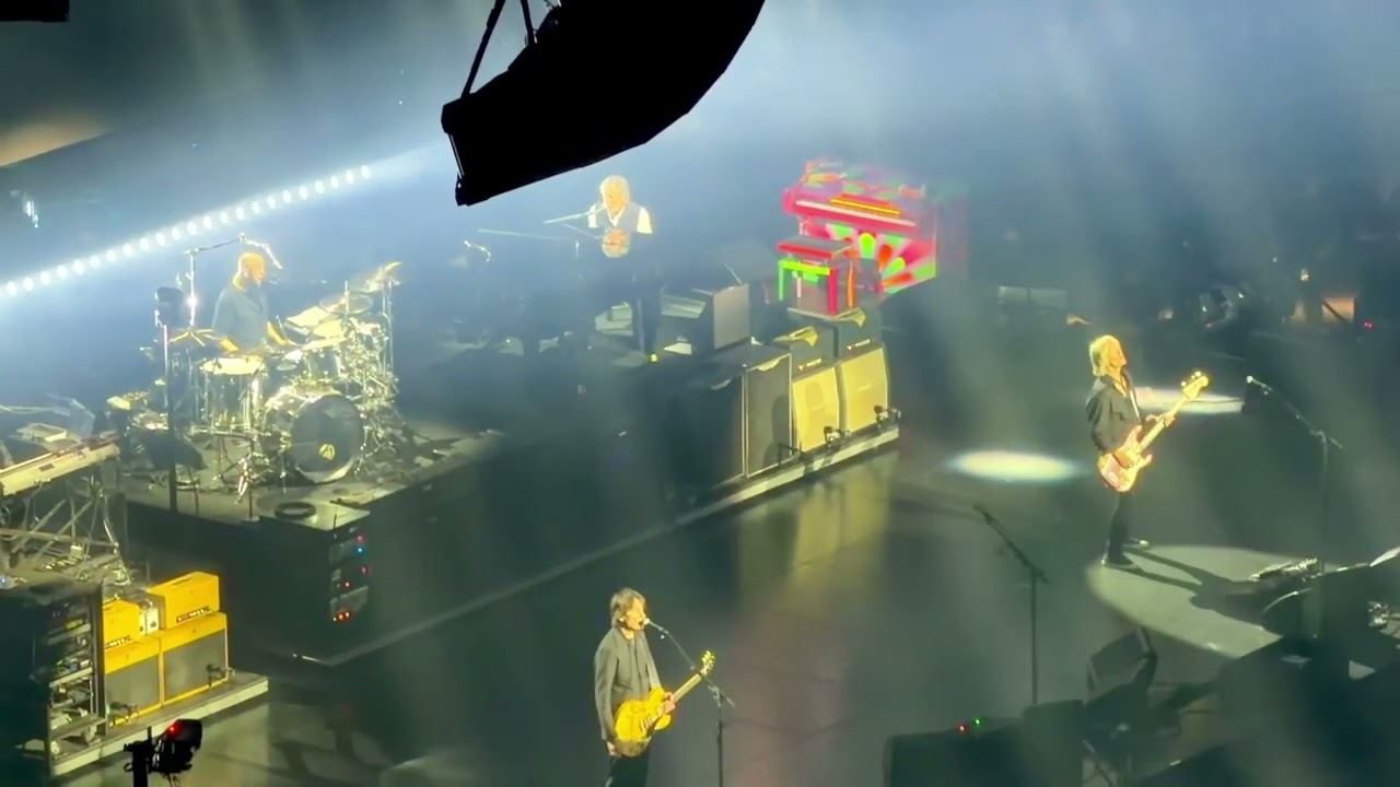 Paul McCartney-Golden Slumbers Medley-Live-Tulsa-10/22/25