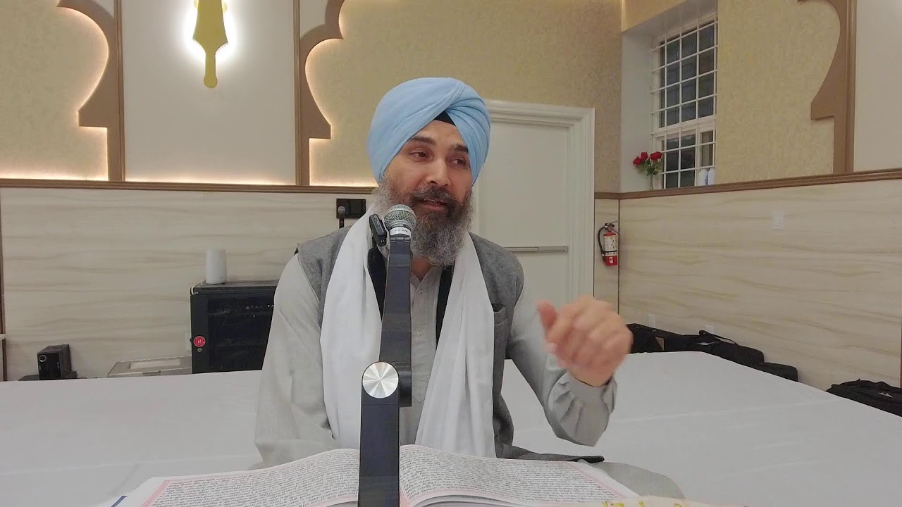 ਮਃ ੩ ॥ ਦੁਖੁ ਲਗਾ ਬਿਨੁ ਸੇਵਿਐ ਹੁਕਮੁ ਮੰਨੇ ਦੁਖੁ ਜਾਇ ॥