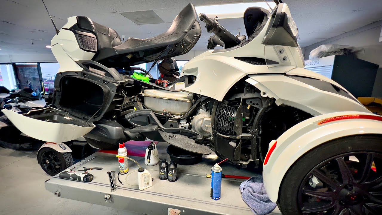 2019 RT Brake Flush!! • Thanks Cam-Am & Friends! | TheSmoaks Vlog_2349