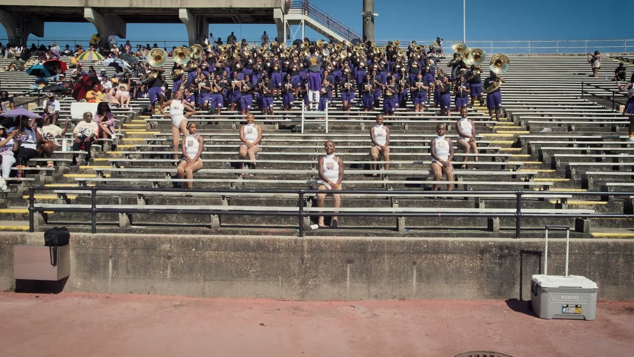APT -ROSE & BRUNO MARS || EDNA KARR MARCHING BAND FEATURING THE COUGAR DOLLS || WATCH IN 4K!