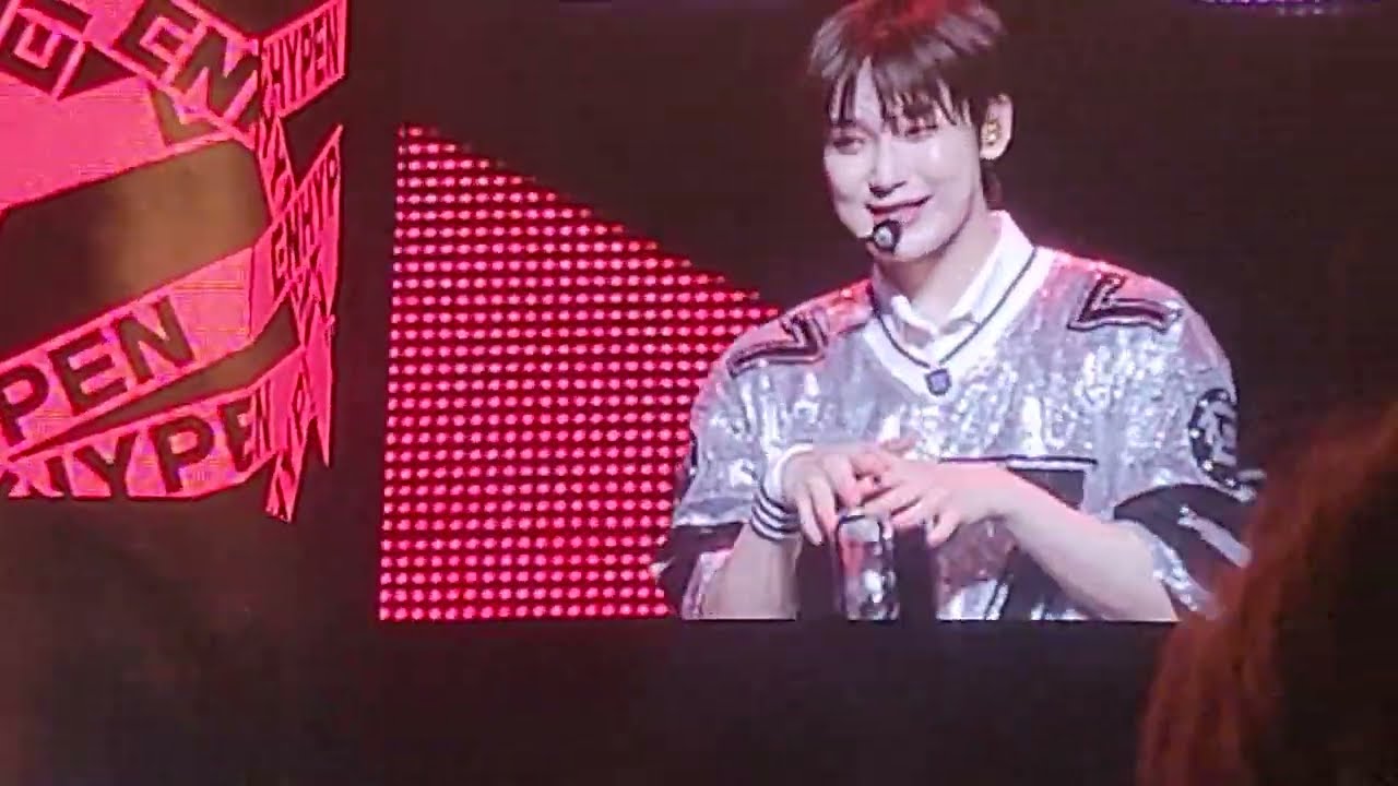 [FANCAM] 221002 ENHYPEN (엔하이픈) MANIFESTO in ANAHEIM Day 1 - ment 4