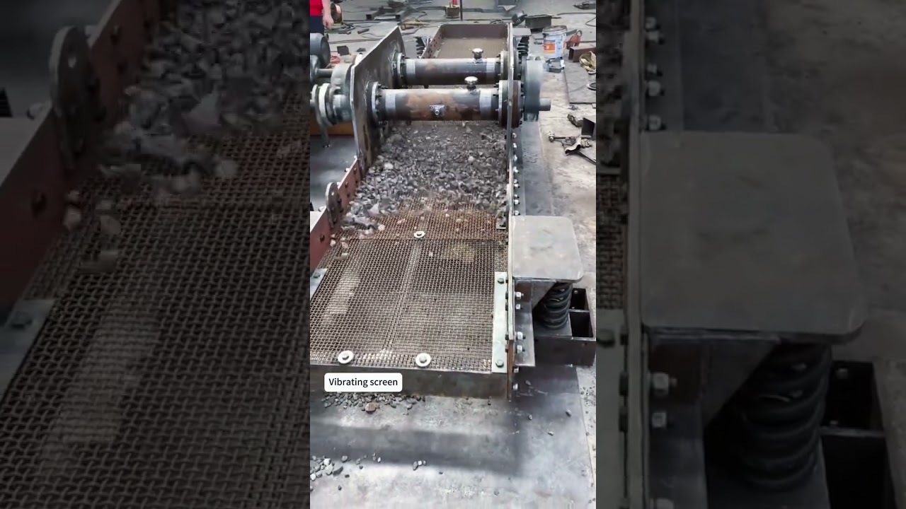 Vibrating screen, a good tool for screening stones#libya #Nigeria #quarry #equipment #mining #Sudan