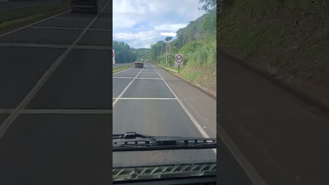 Descendo a serra de Uberlândia MG  sentido a Araguari-MG 🤠🚛🐂