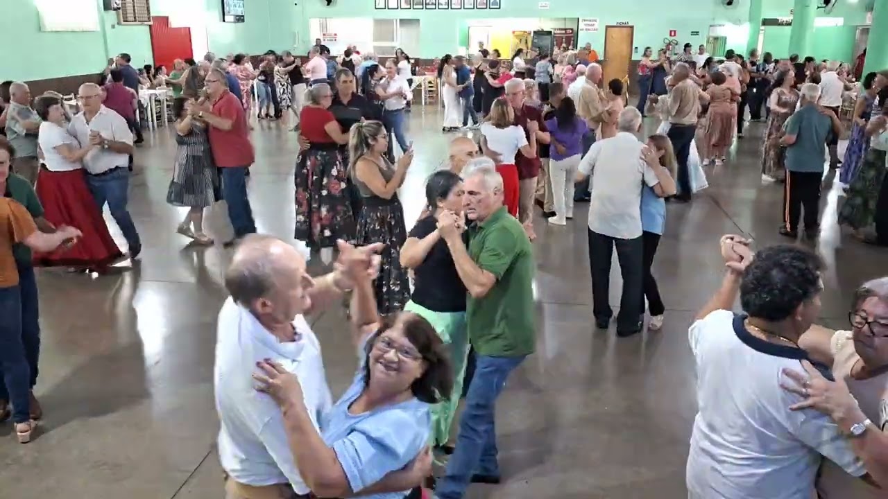 Muita dança nos idosos de Coronel Vivida Paraná(com marcos e margarida)