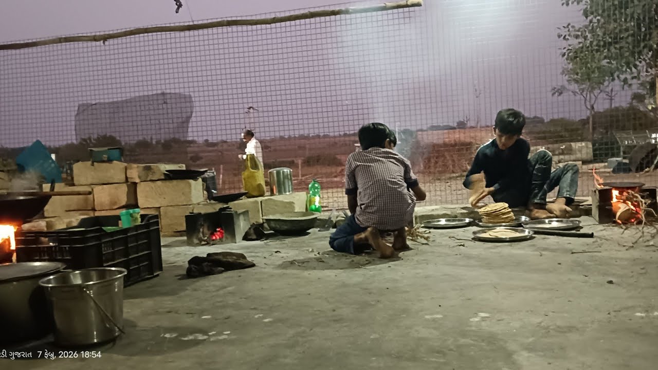 🙏🙏MahadevStudioVeraval🙏🙏  લાઇવ છે! મહાદેવે સેવા કરવા પધારો