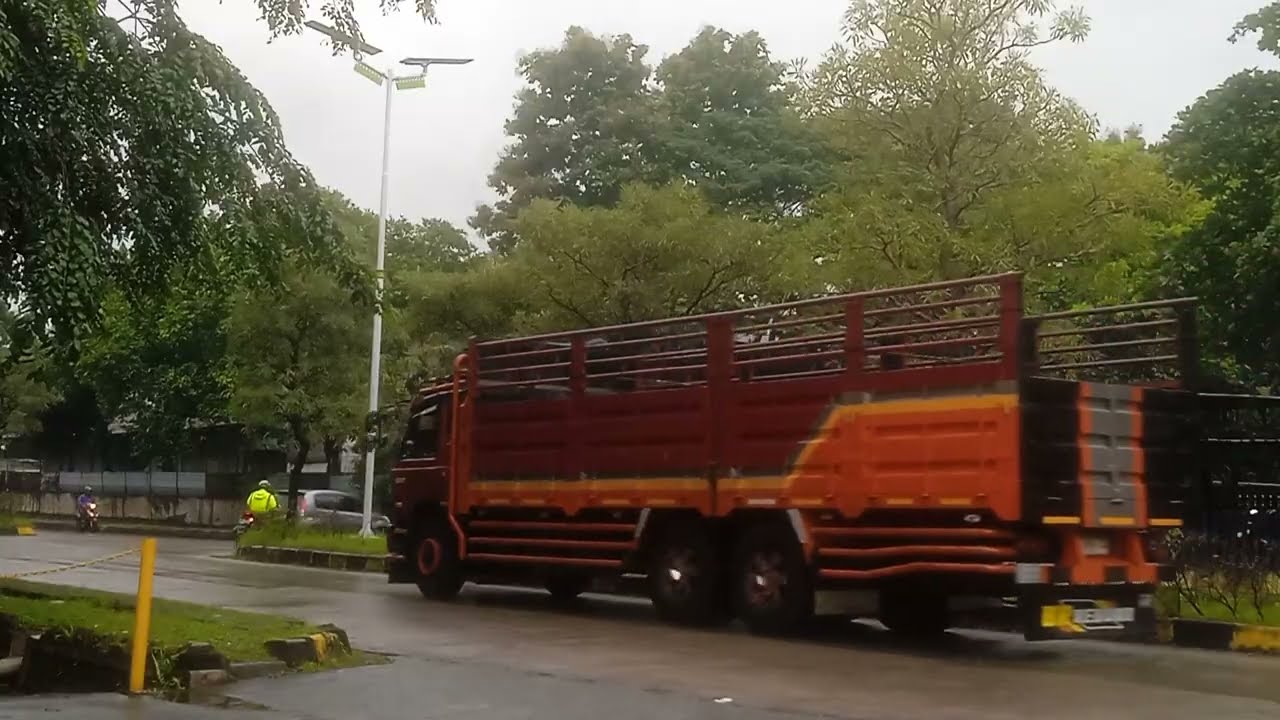 Traffic Kawasan Industri Pulogadung Puasa Imlek 