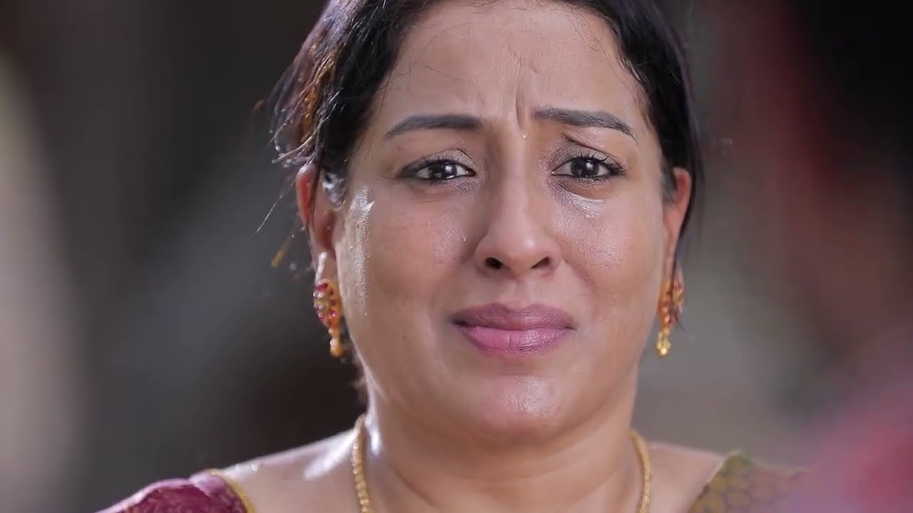 A Truth Horrifies Sharadha - Idhayam - Full ep 209 - Zee Tamil - 01-May-204