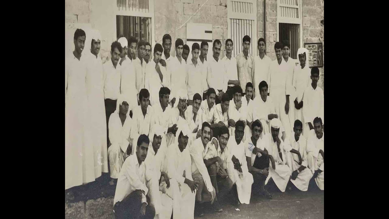 طلبة مدرسة الهداية الخليفية- الصف الثاني ثانوي ادبي-1970-1971