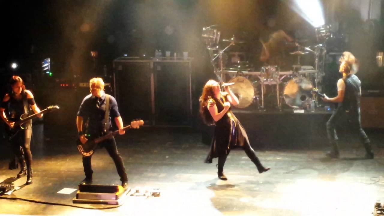 Evanescence ~ Never Go Back - Live @ House of Blues Orlando 4/30/16