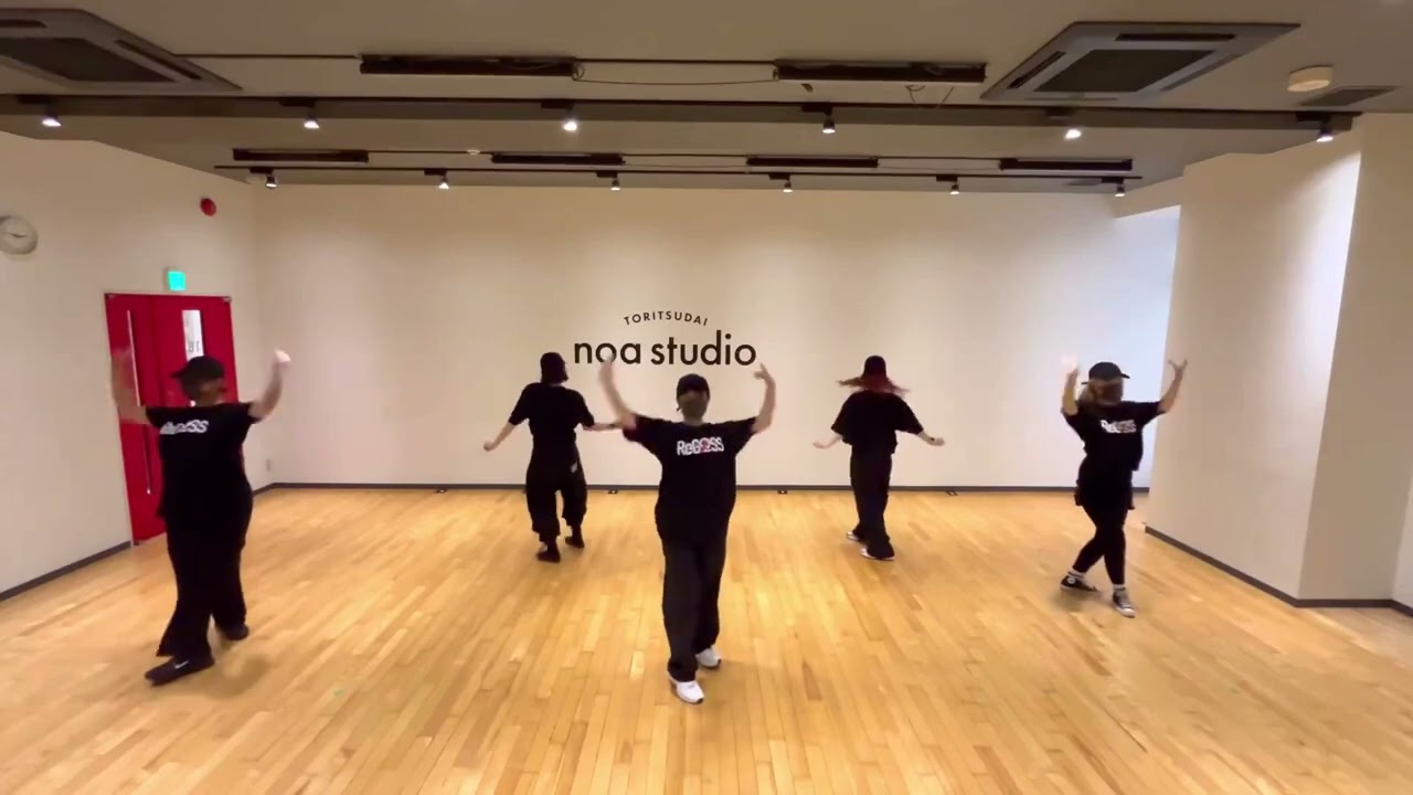 ReGLOSS 'feelingradation' Dance Practice (Choreographers)