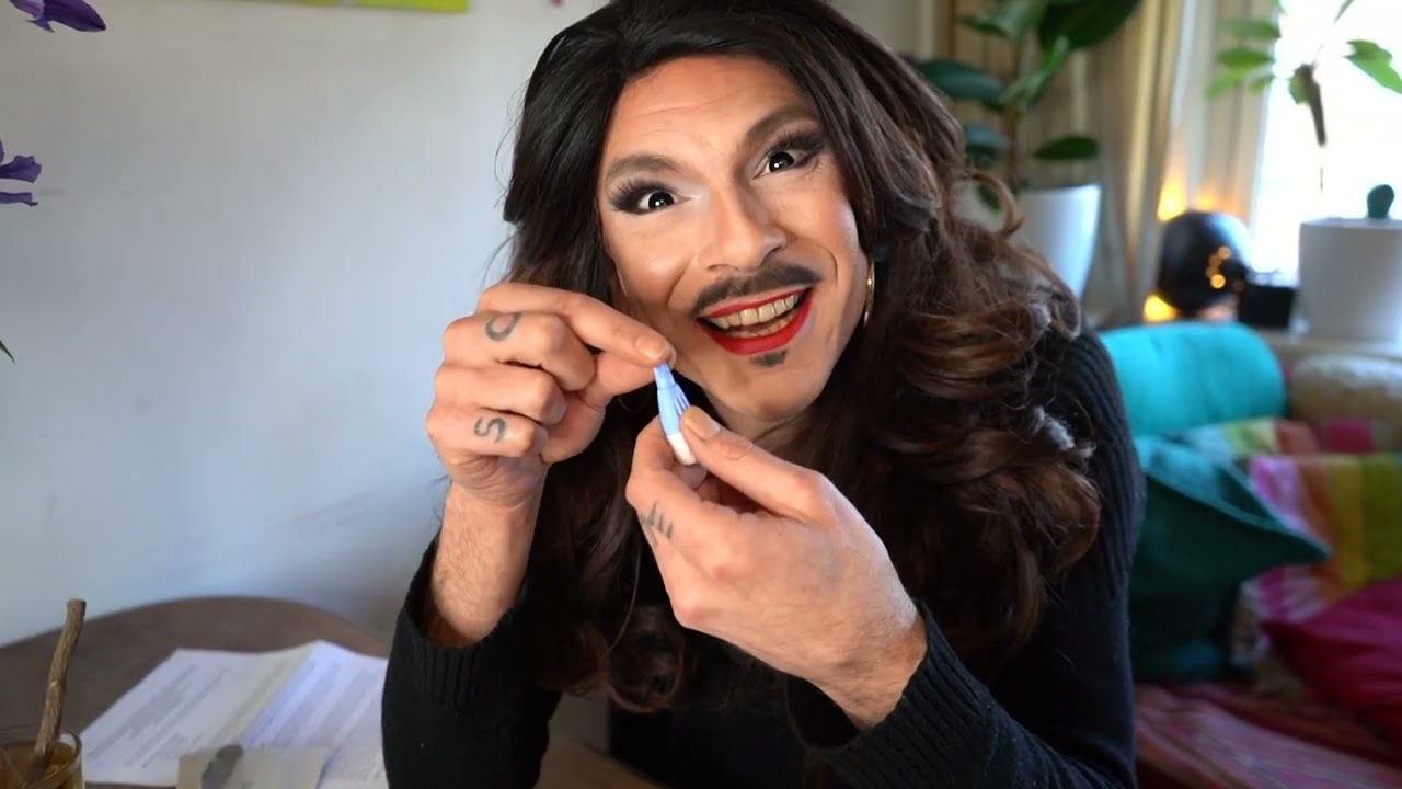 Snorella probeert de Hiv zelf/thuis test uit