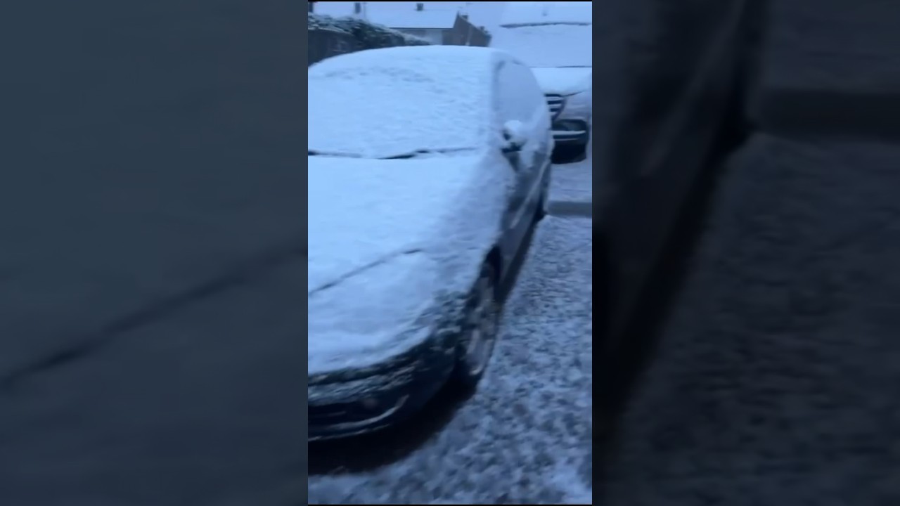 First snow in Uk #2024 #youtubeshorts # snow ❄️
