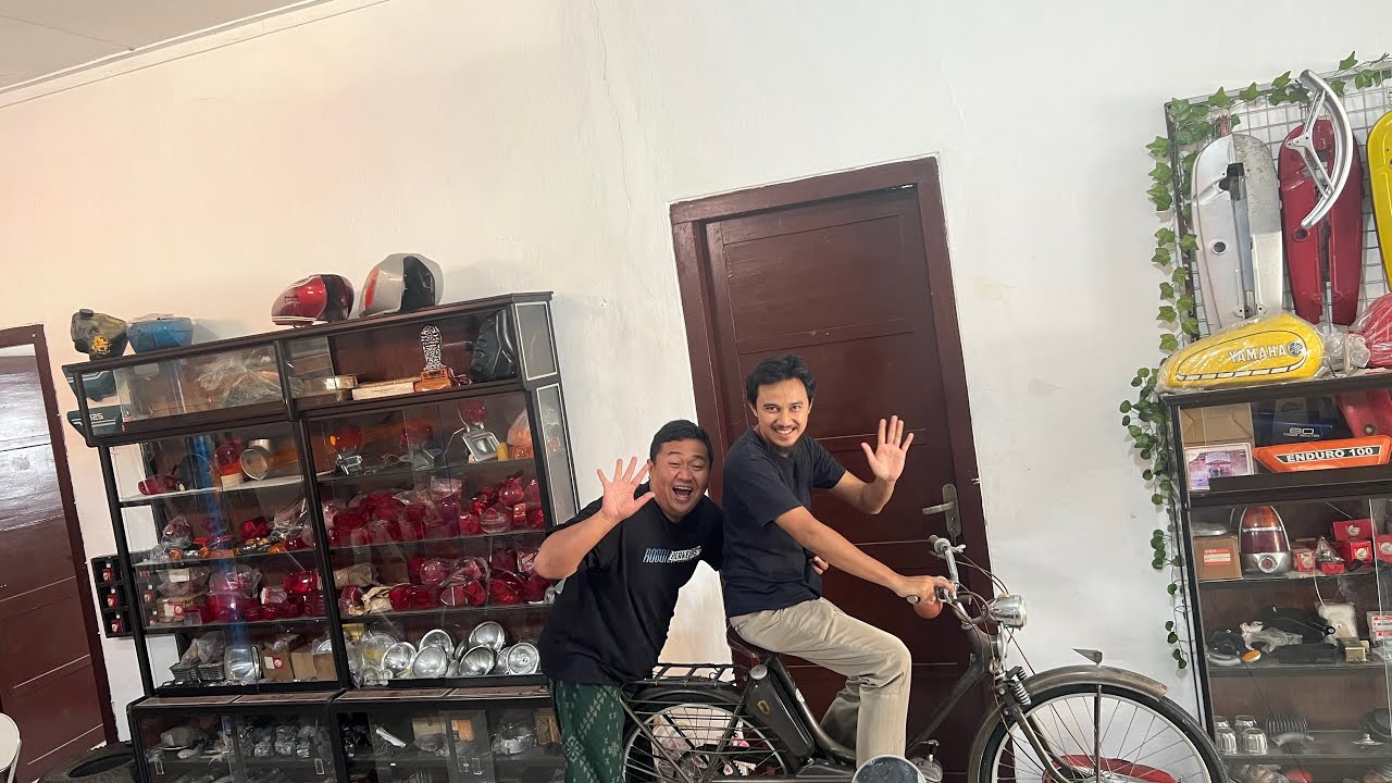 Motor antik kumpul di gudang tjantik motor surabaya full ori semua
