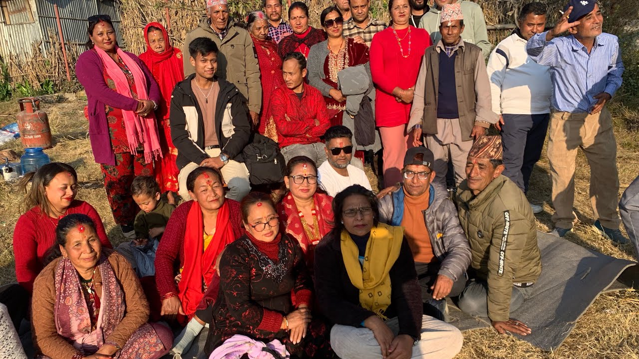 साखु सालीनदी मा दर्शन  जादा खेरीको दोहोरी  खत्रै गुरूपको हो