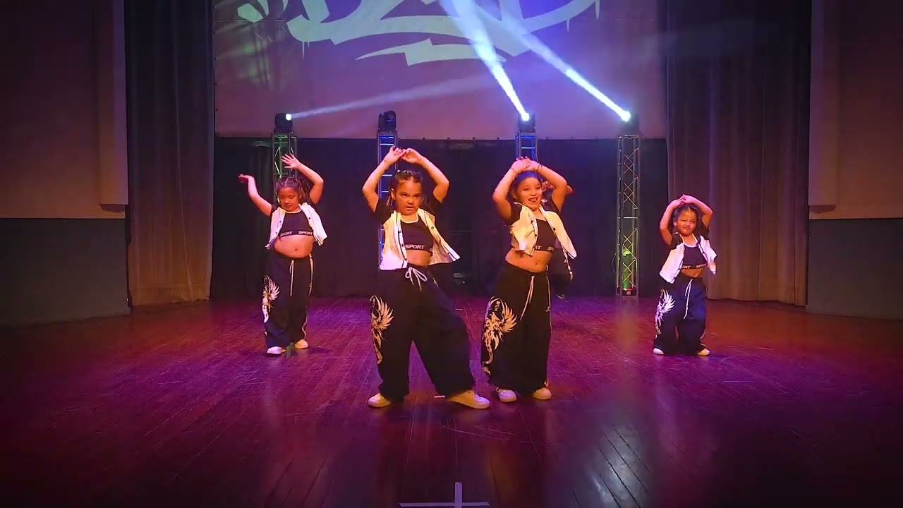 Grupo 13 Danzando muestra 2025