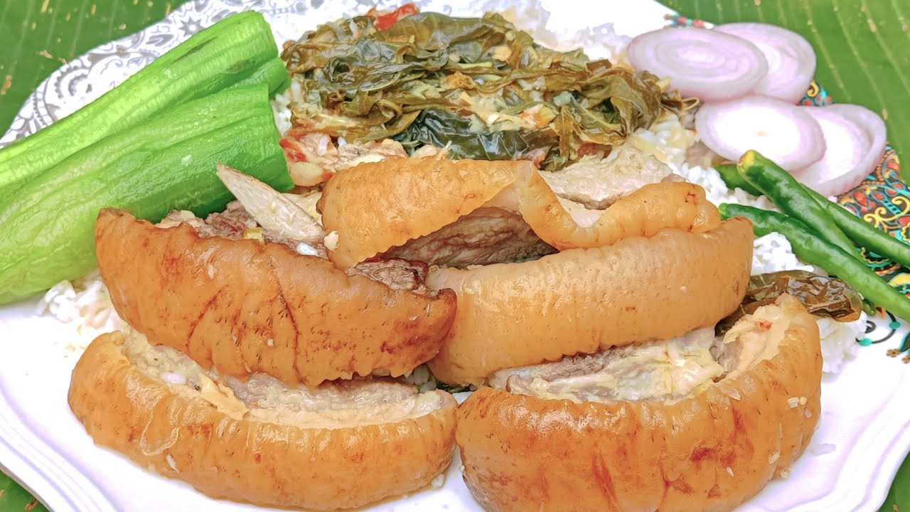 Eating Pork With Bamboo Shoots || Naga style.