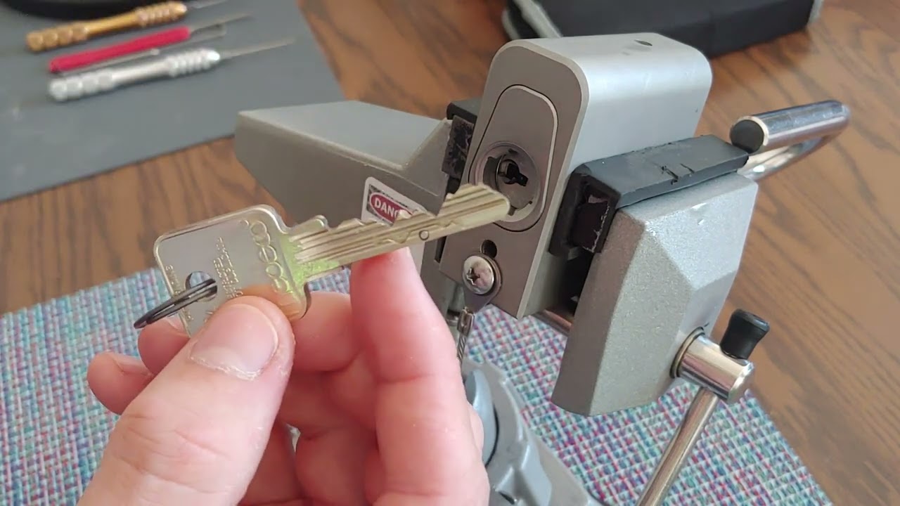 Medeco AWP M4 pick and gut