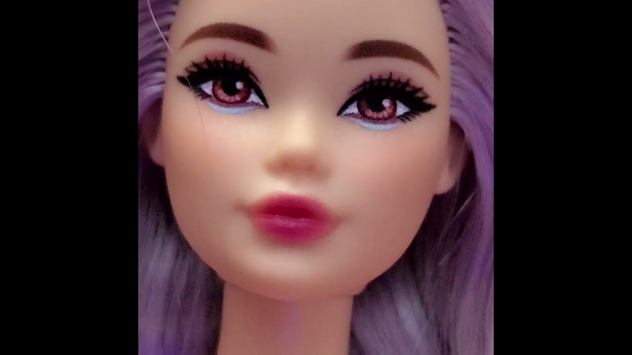 Распаковка упаковки куклы Барби Одиль &laquo;Русалка&raquo;