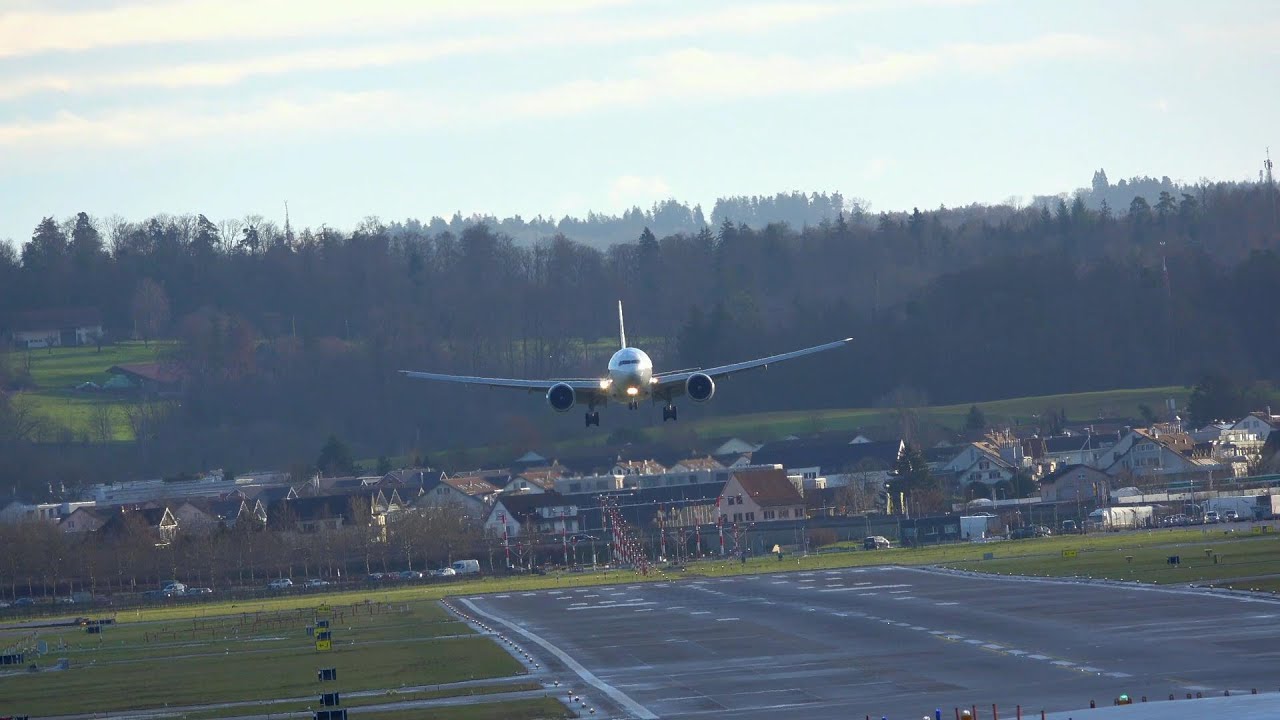 SINGAPORE AIRLINES B777-300 (4K) 9V-SWL