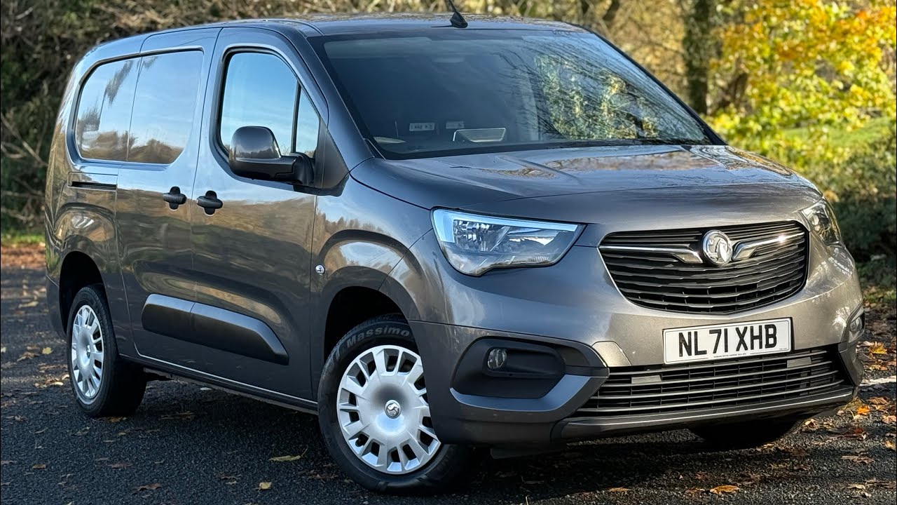 2021 (71) Vauxhall Combo 1.5 Turbo D 2300 Sportive L2 H1 Euro 6 | 4K | For sale at Redburn Motor Co