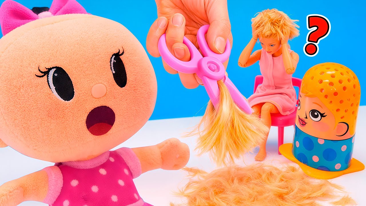 Bebe, Barbie'nin Saçını Kesti! ✂️ Pepee ve Bebe ile Kuaförlük Oyunu!