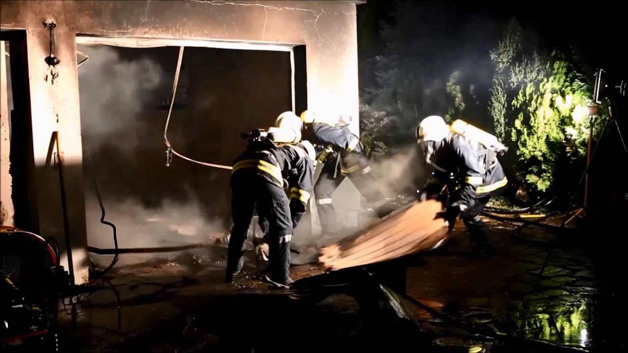 Brand einer Garage in Steinaweg