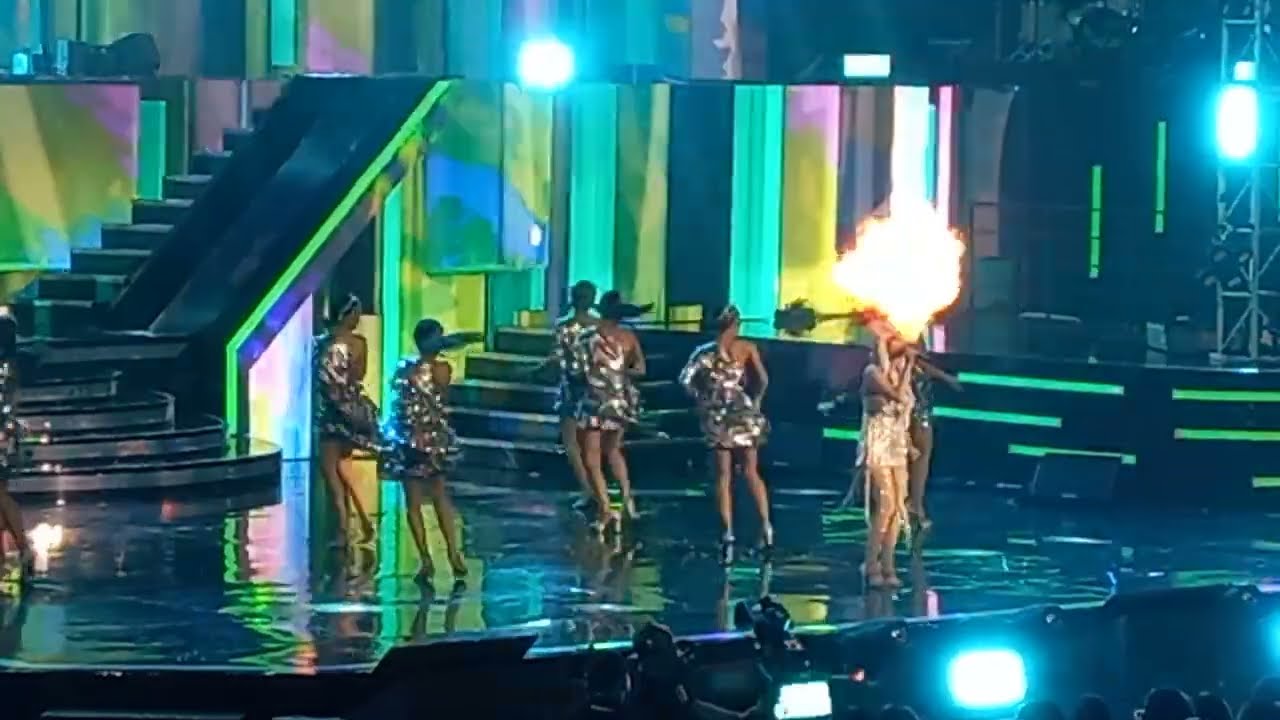 Super Glamor Dewi Persik di Perayaan 23 TRANSMEDIA 2024 | Istora Senayan