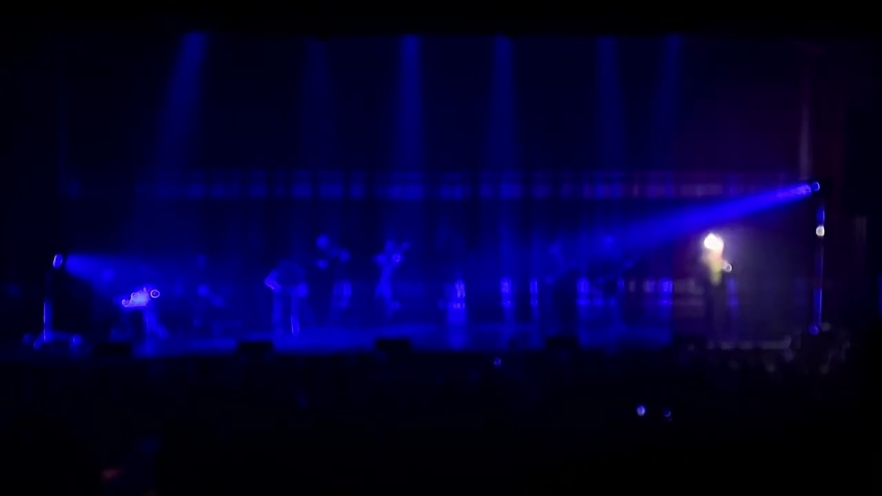 Disappointingly Blurry - Queens of the Stone Age - Chicago Theater -10/02/25 - Full Performance
