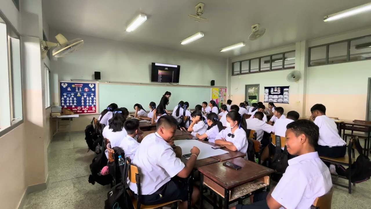 กิจกรรมต่อภาพสร้างโครงเรื่องเขียนเรียงความ 